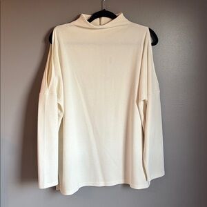 NWT Zenergy by Chico's Tyra cream colored cold shoulder ottoman top * sz 2 *